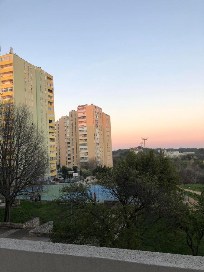 Apartman Petra Pula Exteriör bild