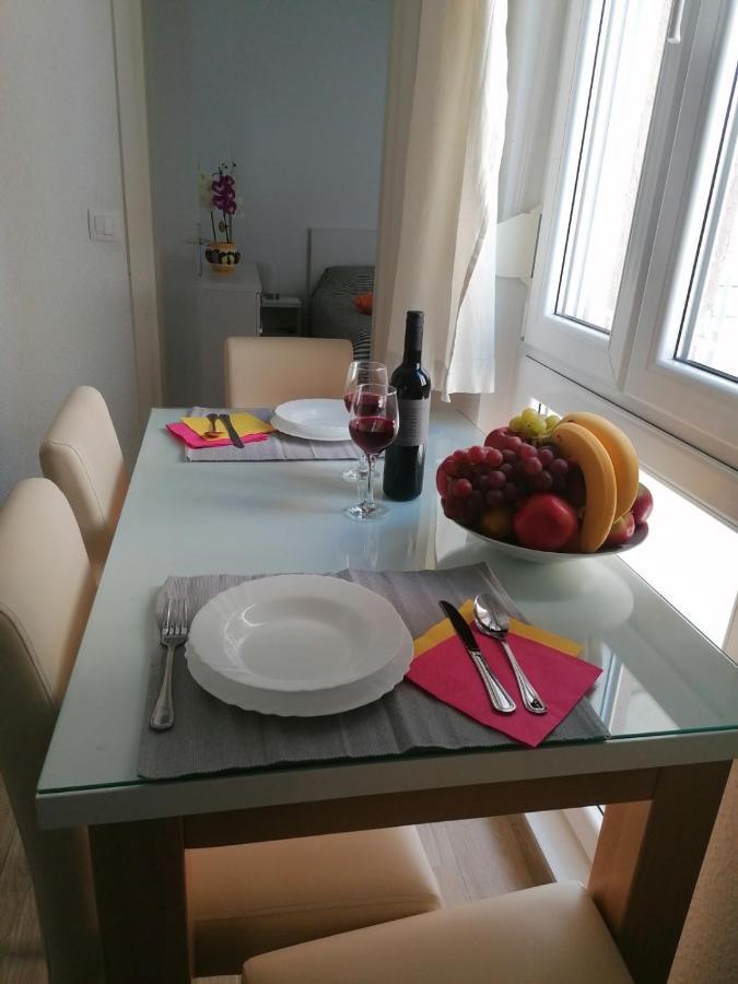 Apartman Petra Pula Exteriör bild